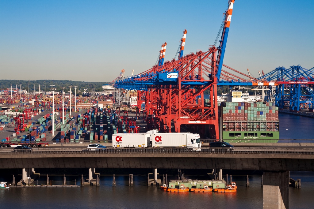 See hafen Transporter Cargoline Logistik